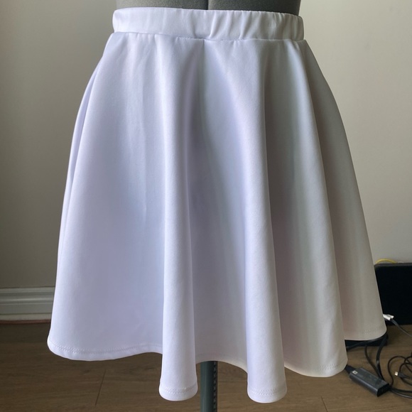 🦖 White skater skirt 3/$25 - Picture 1 of 5